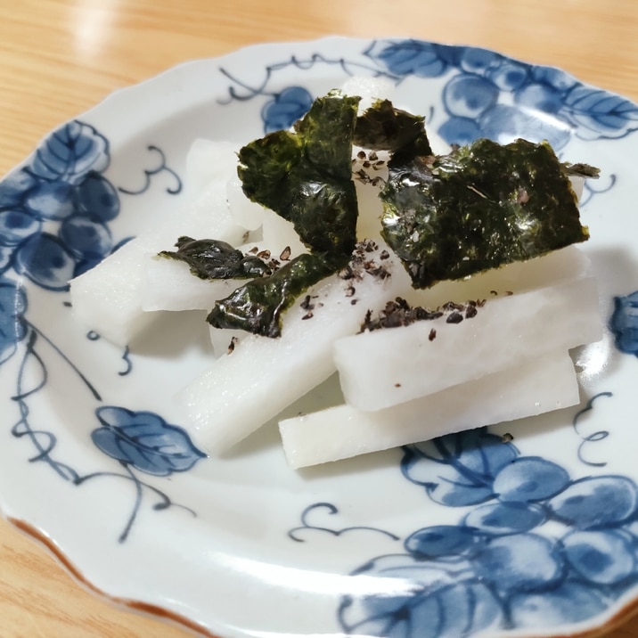 大根と海苔と黒すりごまの塩レモンサラダ